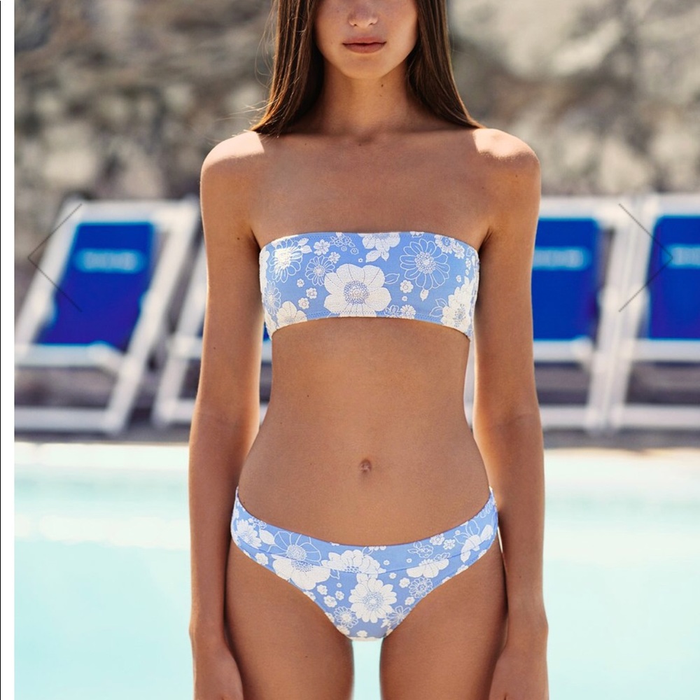 NWT selena triangl
